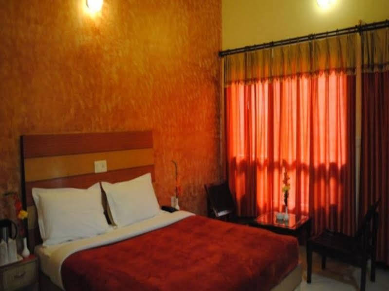 Moon Walk Residency Hotel Dharamshala Bagian luar foto