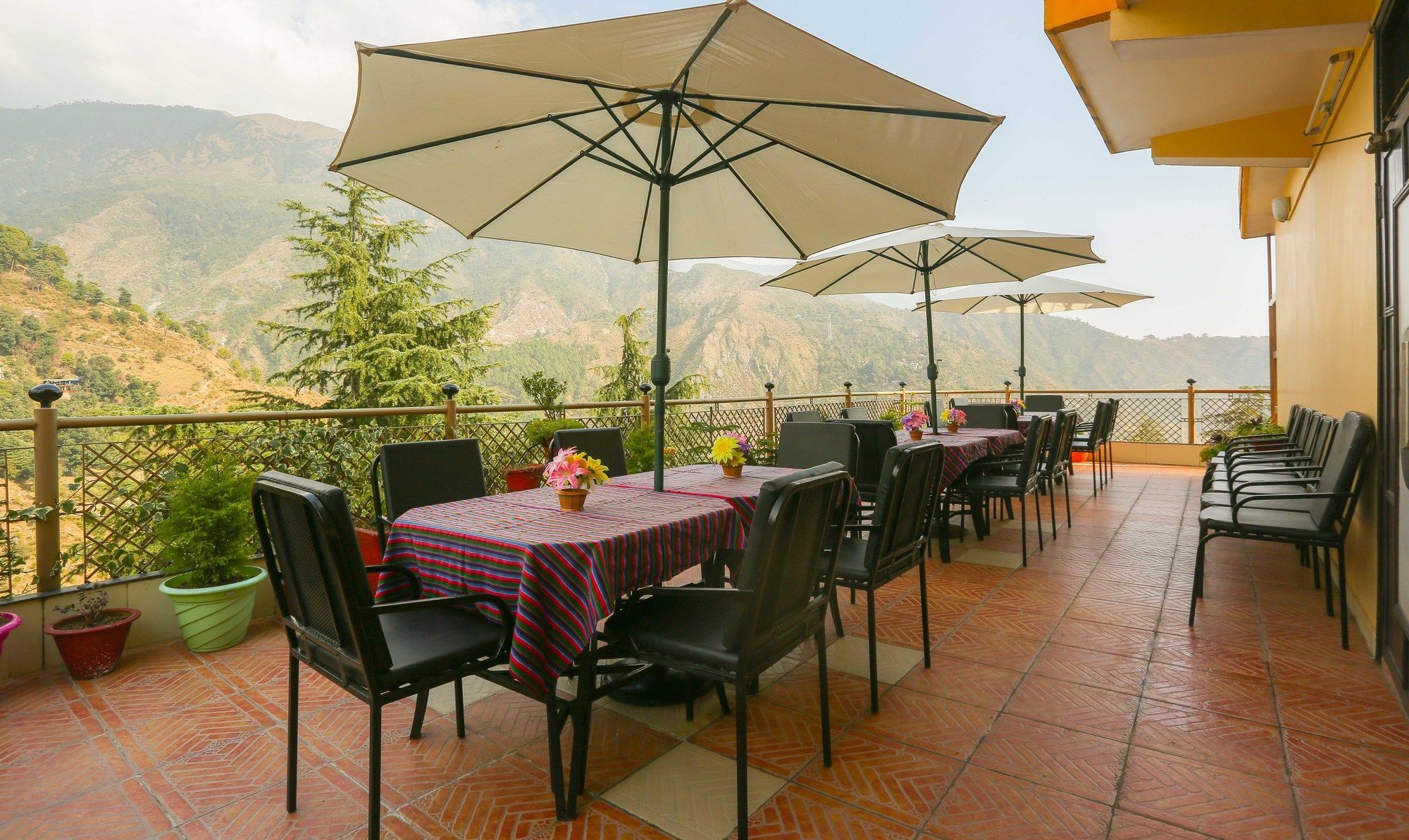 Moon Walk Residency Hotel Dharamshala Bagian luar foto