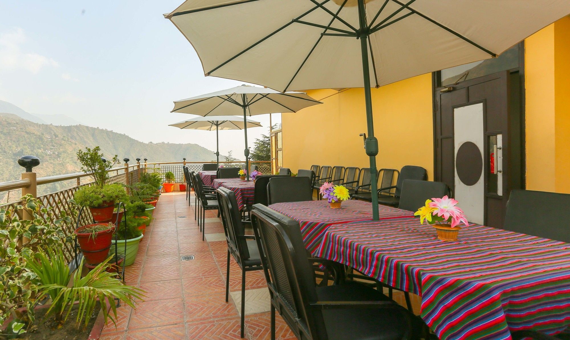 Moon Walk Residency Hotel Dharamshala Bagian luar foto