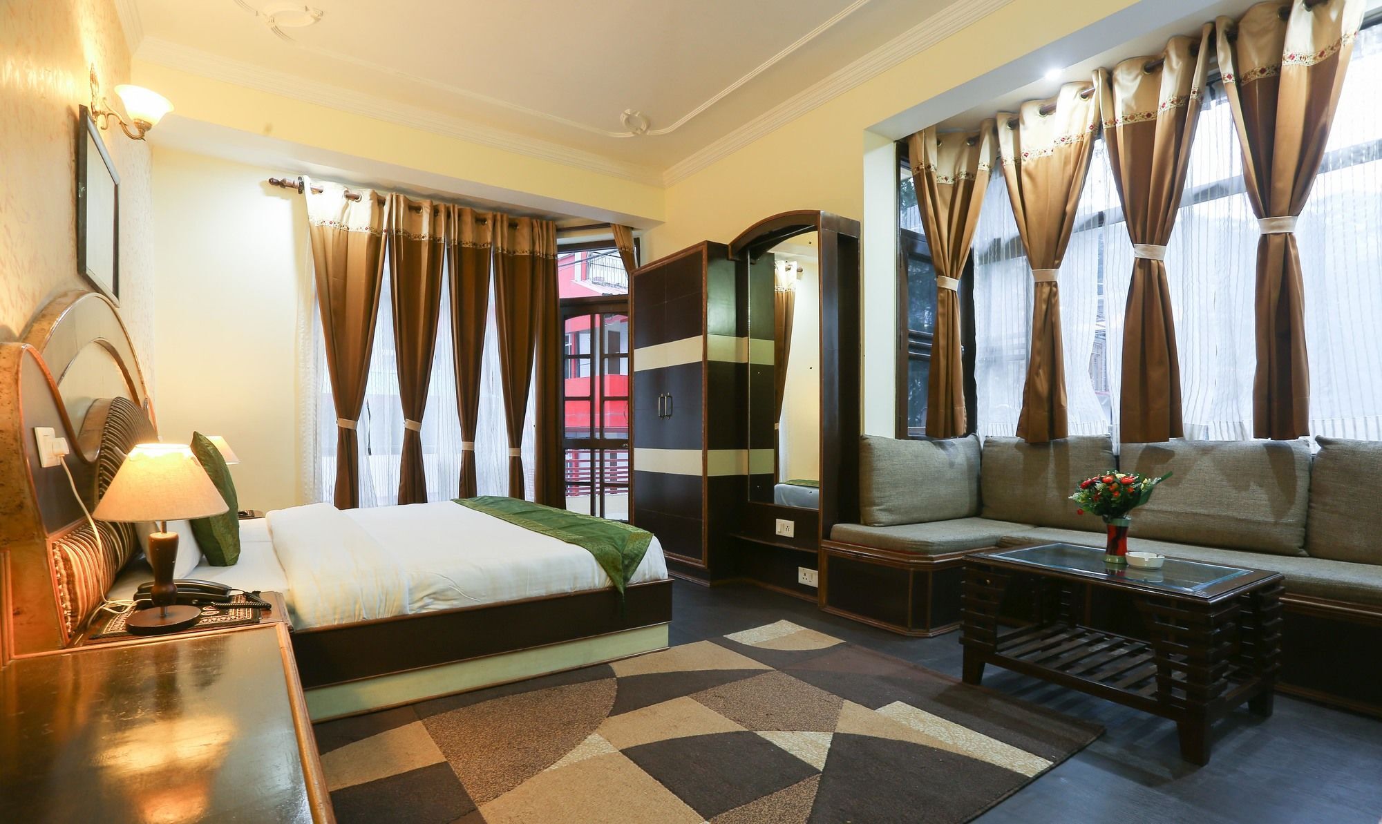 Moon Walk Residency Hotel Dharamshala Bagian luar foto