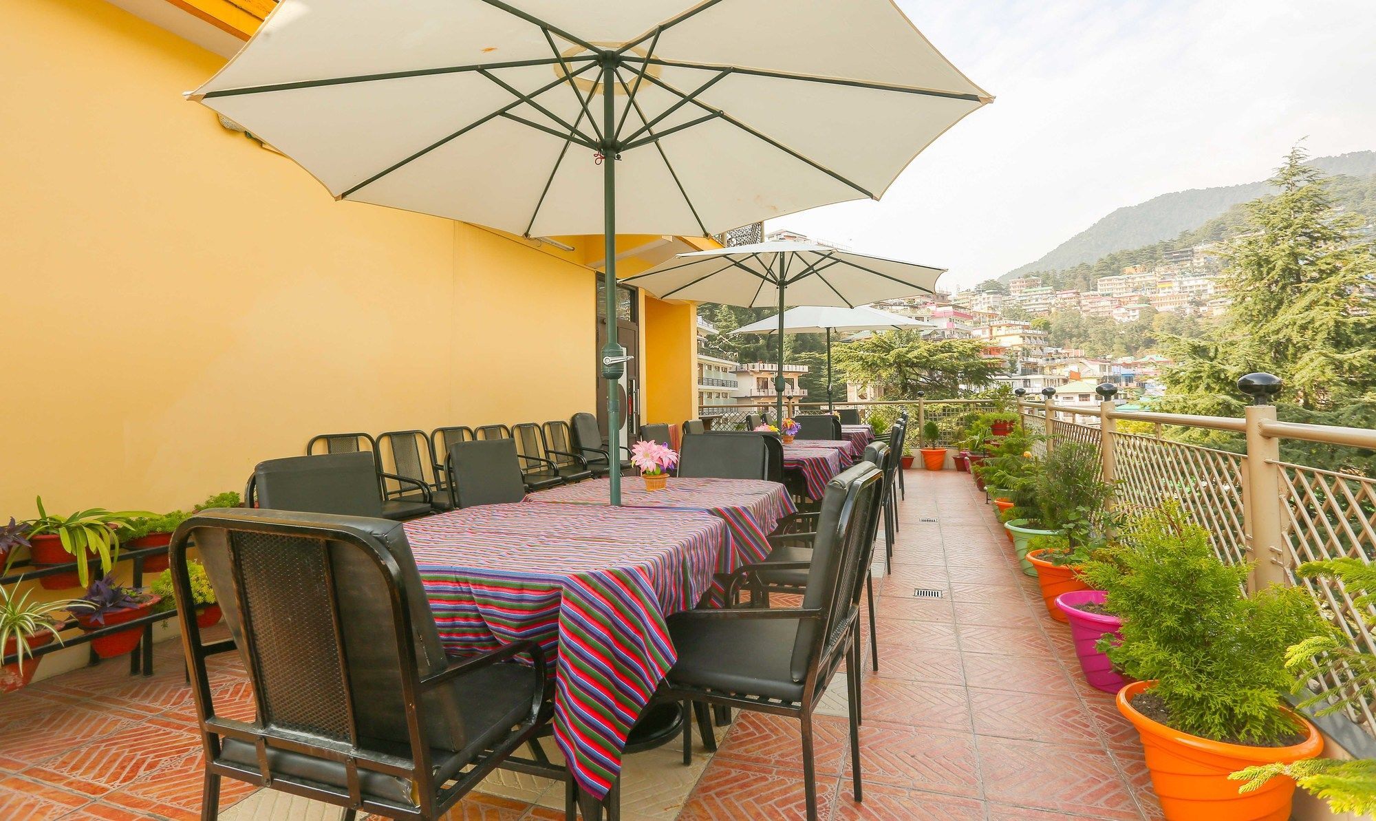 Moon Walk Residency Hotel Dharamshala Bagian luar foto